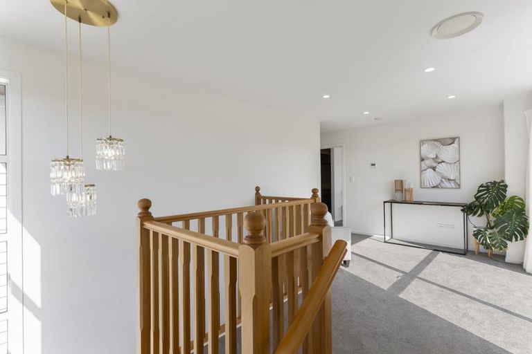 Photo of property in 52a Sycamore Drive, Sunnynook, Auckland, 0620