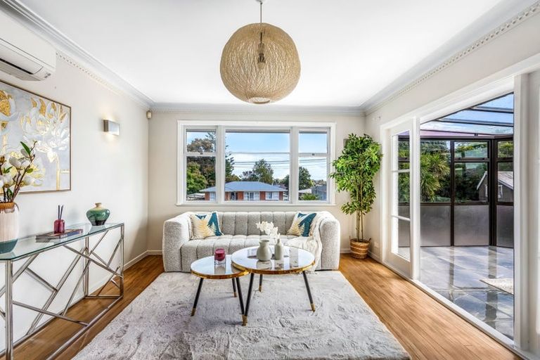 Photo of property in 35 Tampin Road, Hillpark, Auckland, 2102