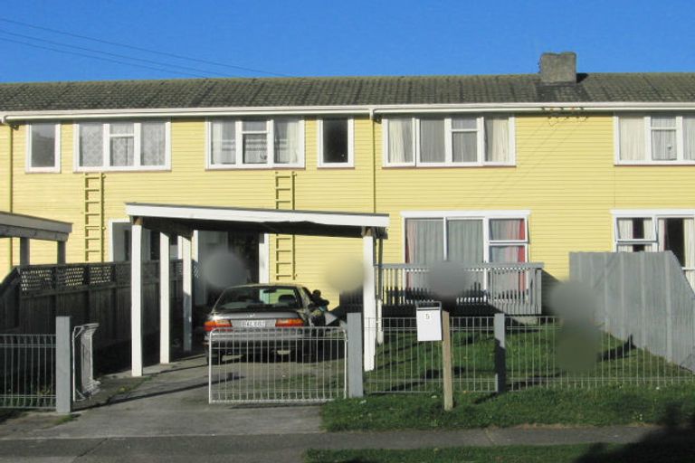 Photo of property in 5 Kahika Grove, Elsdon, Porirua, 5022