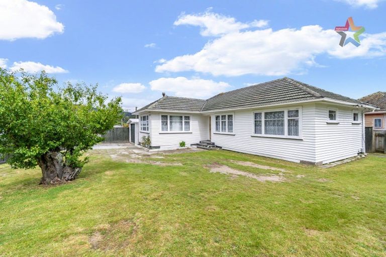 Photo of property in 35 Frederick Street, Wainuiomata, Lower Hutt, 5014