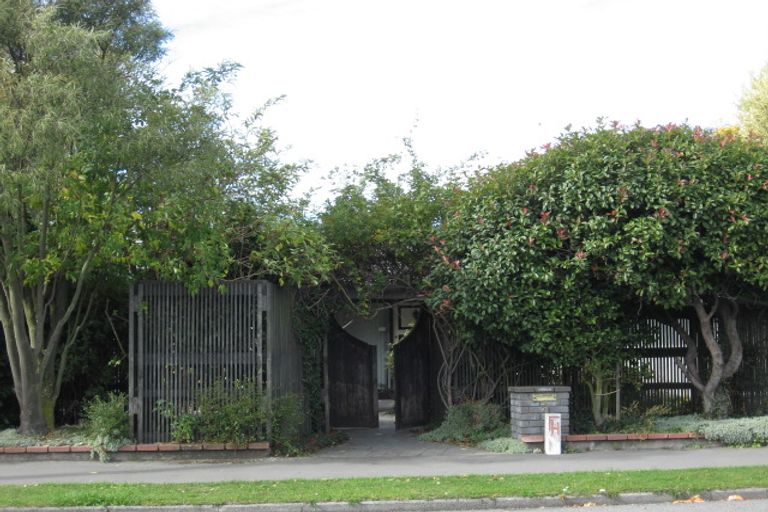 Photo of property in 51 Middlepark Road, Sockburn, Christchurch, 8042