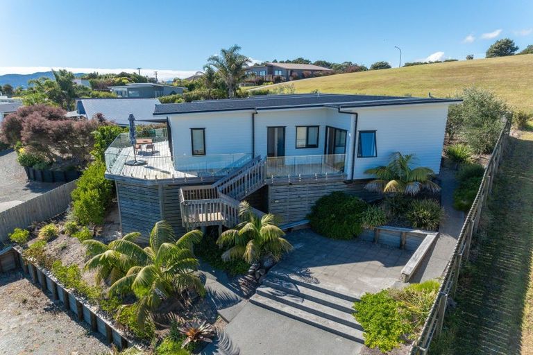 Photo of property in 7 Dudley Crescent, Cable Bay, 0420