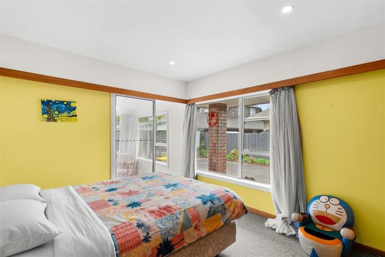 Photo of property in 37 Roydvale Avenue, Burnside, Christchurch, 8042