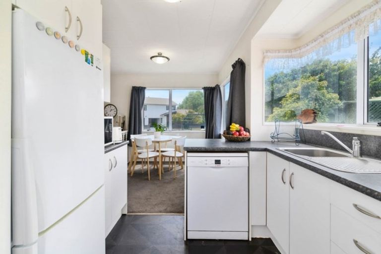 Photo of property in 4 Mansfield Road, Owhata, Rotorua, 3010