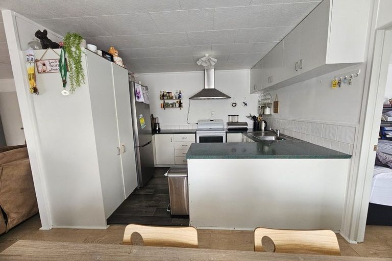 Photo of property in 42 Riverton Drive, Randwick Park, Auckland, 2105