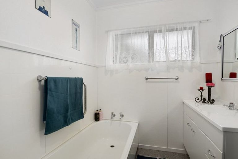 Photo of property in 9 California Drive, Totara Park, Upper Hutt, 5018