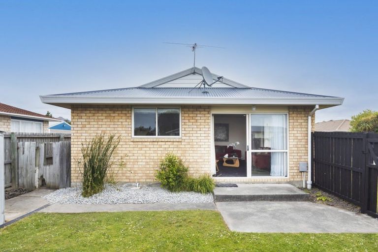 Photo of property in 32 Claymore Street, Woolston, Christchurch, 8062