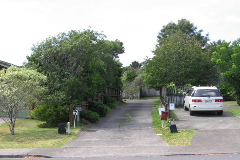 Photo of property in 2/3 Centorian Drive, Windsor Park, Auckland, 0632
