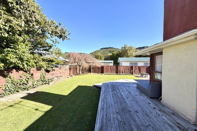 Photo of property in 34 Gemstone Drive, Birchville, Upper Hutt, 5018