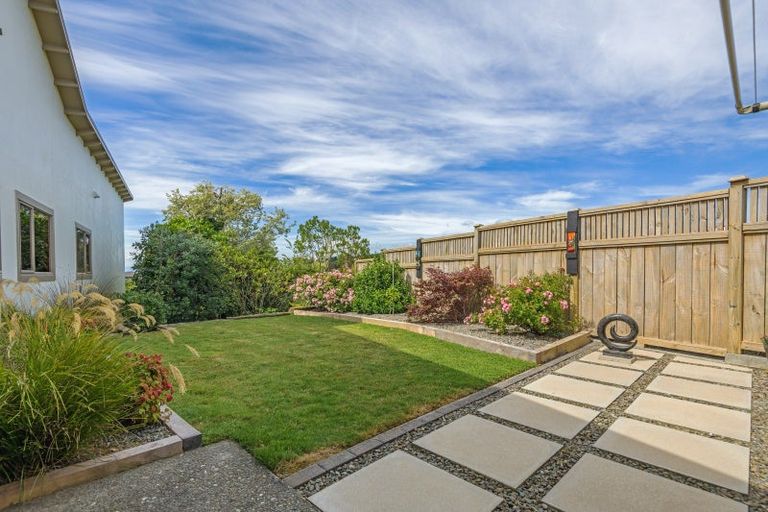 Photo of property in 117 Ruapehu Drive, Fitzherbert, Palmerston North, 4410