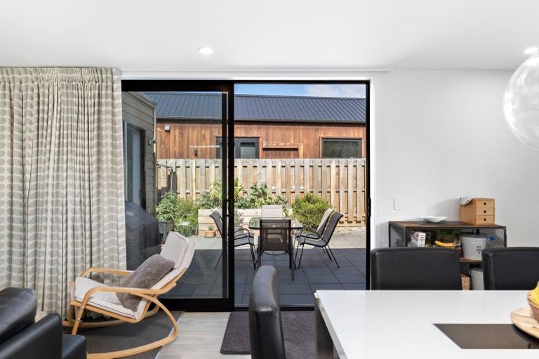 Photo of property in 24 Huxley Place, Lake Hayes, Queenstown, 9304