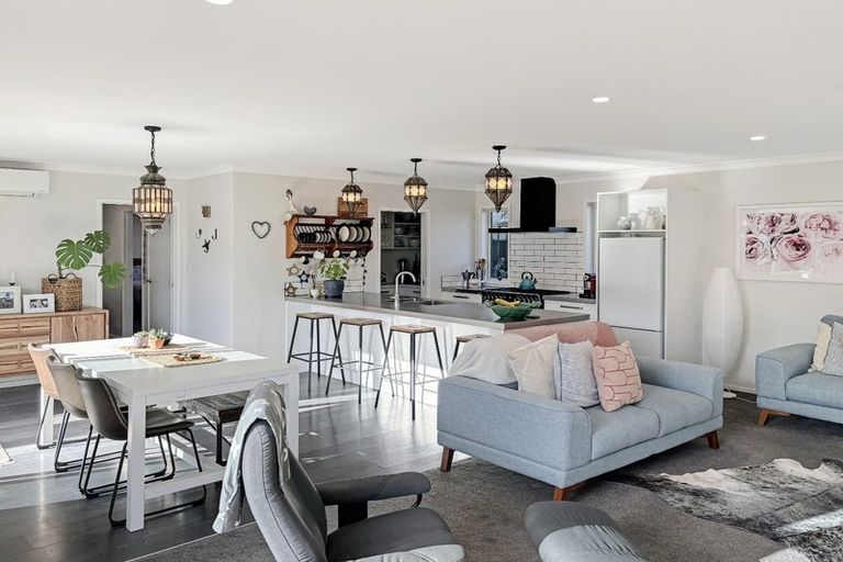 Photo of property in 38a Brookvale Road, Havelock North, 4130