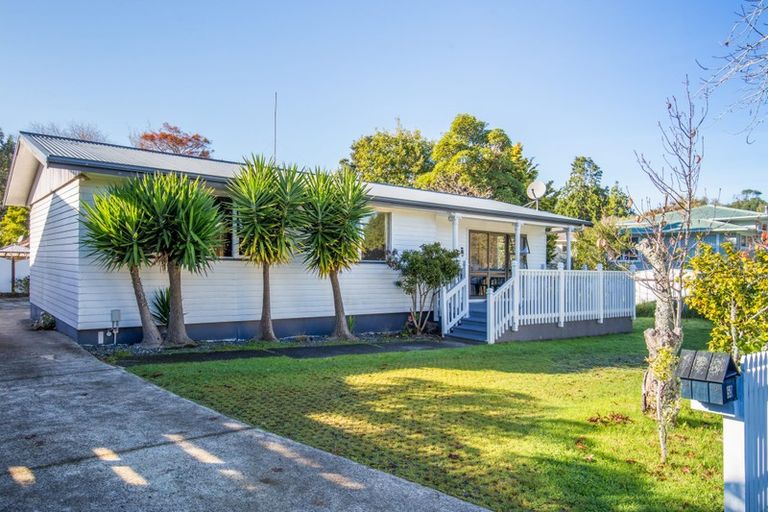 Photo of property in 53 Blakeborough Drive, Forrest Hill, Auckland, 0620