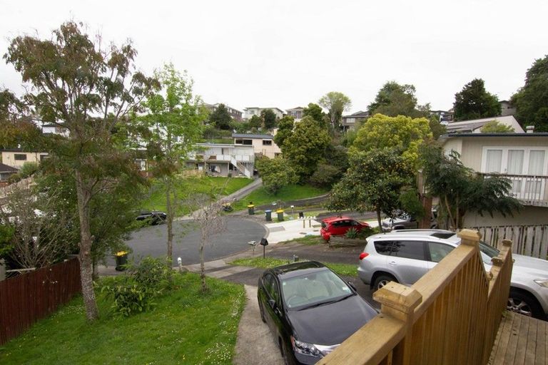 Photo of property in 30 Sovereign Place, Glenfield, Auckland, 0629