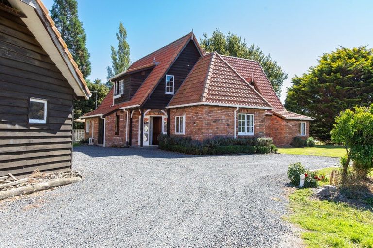 Photo of property in 45 Riverdale Road, Dannevirke, 4930