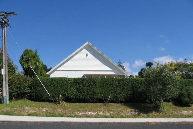 Photo of property in 2/48 County Road, Torbay, Auckland, 0630