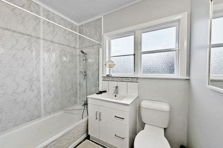 Photo of property in 33 Swiss Avenue, Gonville, Whanganui, 4501