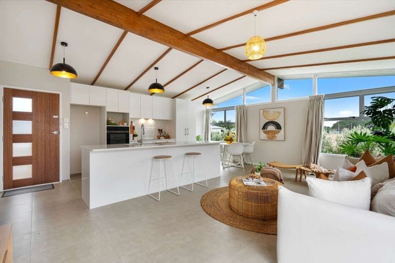 Photo of property in 37 Shoemaker Road, Waipu, 0510