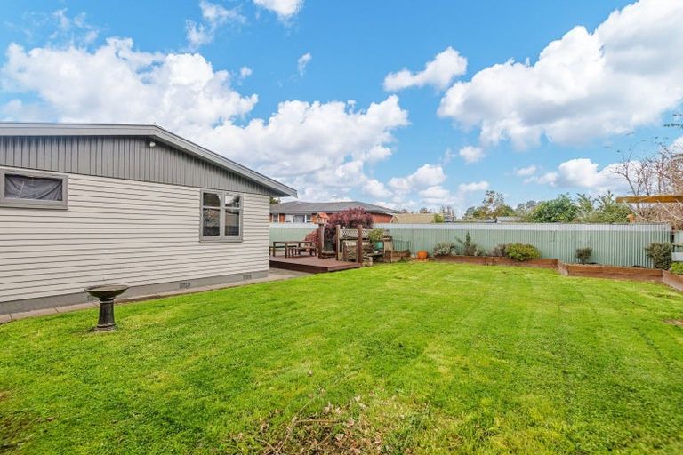 Photo of property in 14 Mokau Place, Terrace End, Palmerston North, 4410