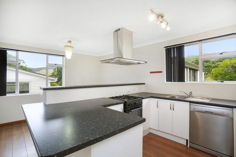 Photo of property in 90 Jamaica Drive, Grenada North, Wellington, 5028