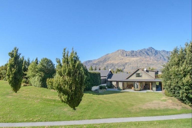 Photo of property in 6 Westwell Lane, Lower Shotover, Queenstown, 9371
