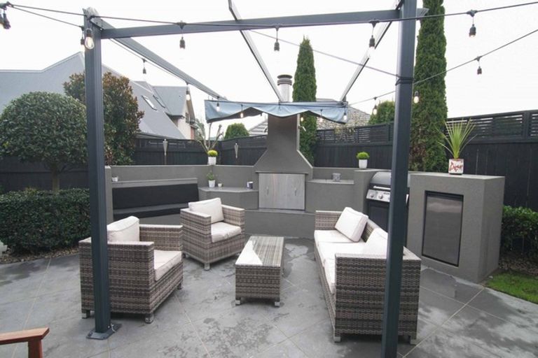 Photo of property in 69 Waitikiri Drive, Parklands, Christchurch, 8083