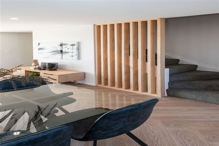 Photo of property in 2/11 Lewis Road, Pakuranga, Auckland, 2010