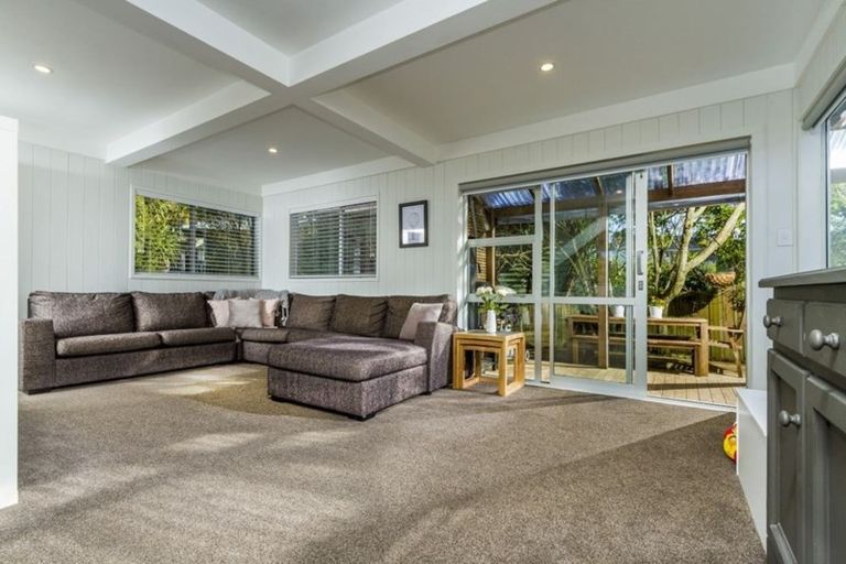 Photo of property in 2/37 Cassino Street, Bayswater, Auckland, 0622