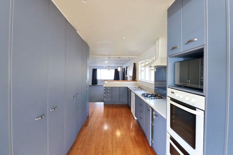 Photo of property in 12 Bristol Street, Island Bay, Wellington, 6023