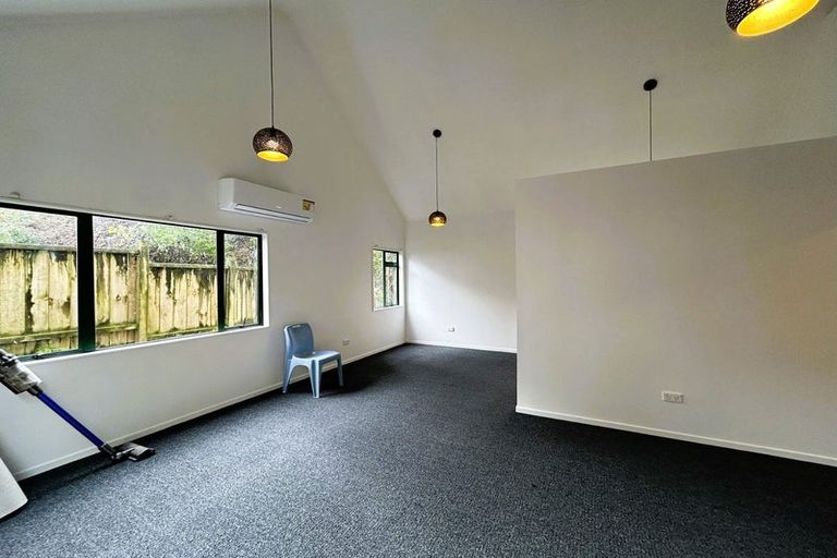 Photo of property in 5 Lysander Crescent, Beach Haven, Auckland, 0626