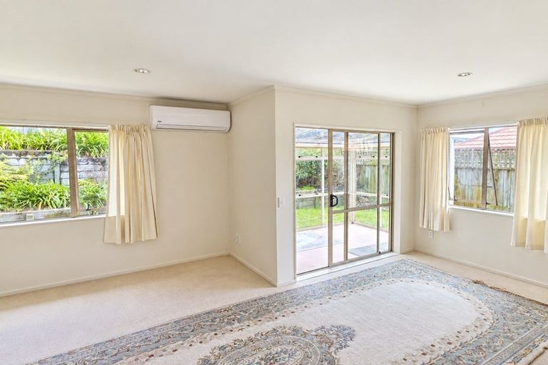 Photo of property in 18 Villa Grove, Paraparaumu, 5032