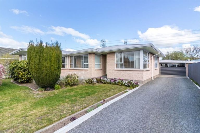 Photo of property in 8 Carbine Place, Sockburn, Christchurch, 8042
