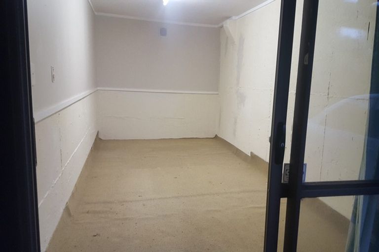 Photo of property in 32 John Street, Stokes Valley, Lower Hutt, 5019