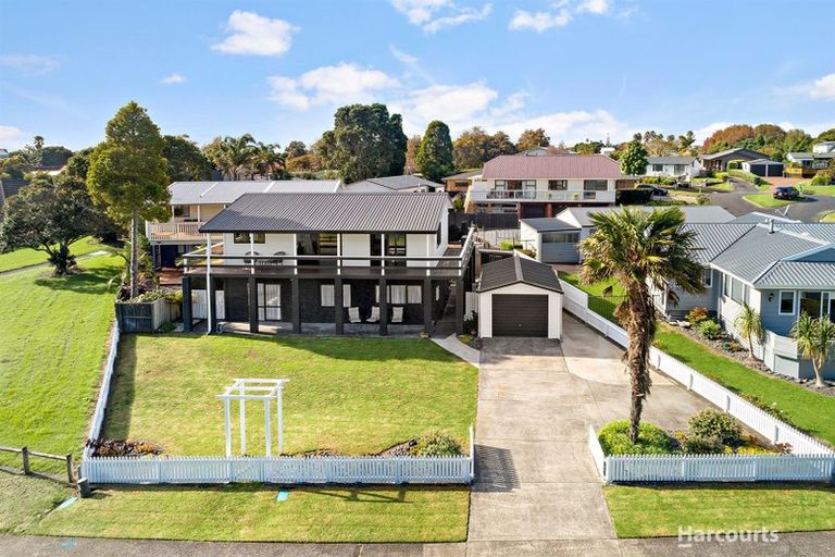 Photo of property in 19 Stella Drive, Clarks Beach, 2122