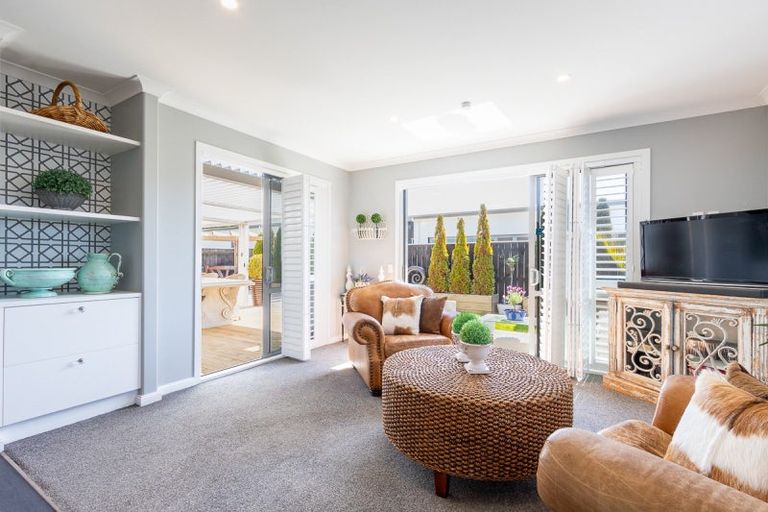 Photo of property in 14 Bridford Way, Paraparaumu, 5032