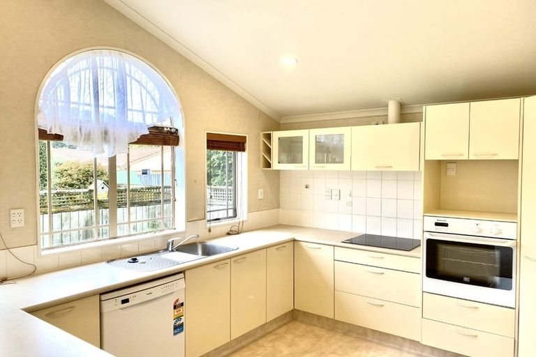 Photo of property in 14 Darimouth Place, Albany, Auckland, 0632