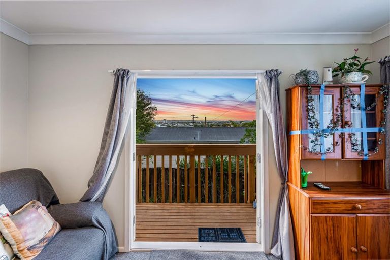 Photo of property in 1/33 Lavelle Road, Henderson, Auckland, 0612