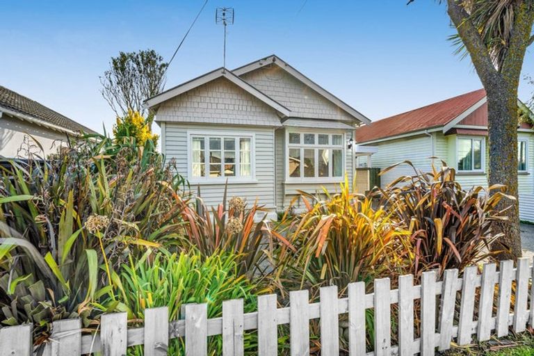 Photo of property in 25 Dunn Street, Somerfield, Christchurch, 8024
