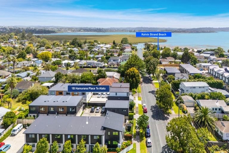 Photo of property in 1b Hamurana Place, Te Atatu Peninsula, Auckland, 0610