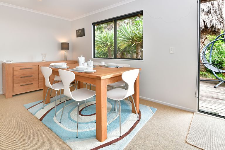 Photo of property in 15 Dorchester Place, Orewa, 0931