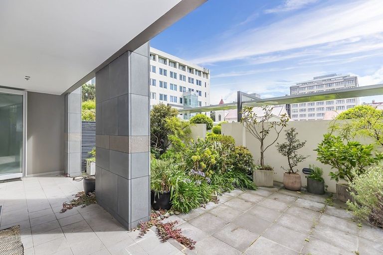 Photo of property in Sanctum Apartment, 10 Ebor Street, Te Aro, Wellington, 6011