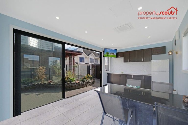 Photo of property in 64 Onetaunga Road, Chatswood, Auckland, 0626
