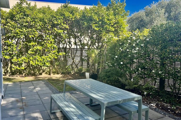 Photo of property in 5/40 Scarlet Oak Drive, Schnapper Rock, Auckland, 0632