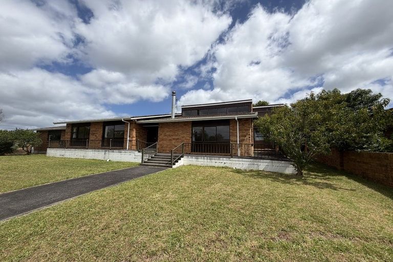 Photo of property in 10 Westpark Drive, West Harbour, Auckland, 0618