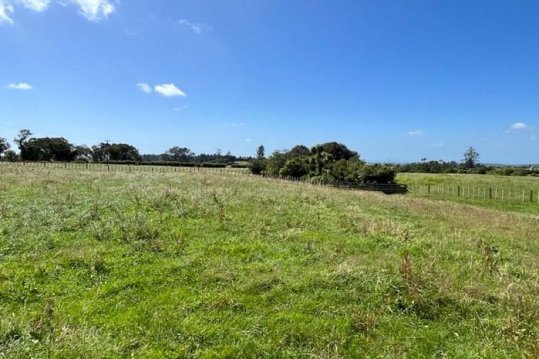 Photo of property in 583 Kent Road, Korito, New Plymouth, 4371