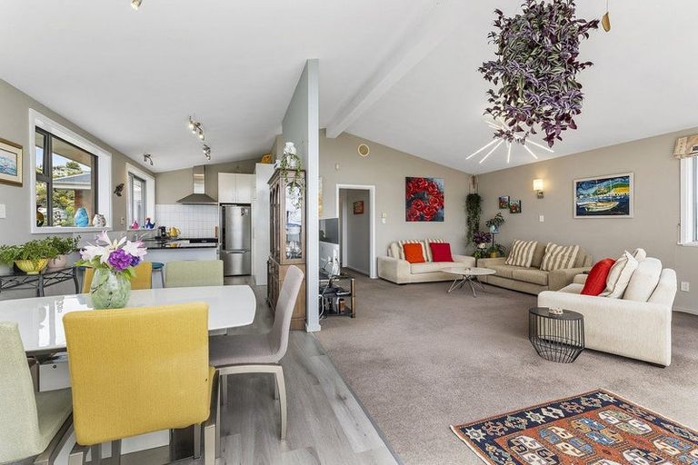 Photo of property in 45 Kiriwai Road, Paremata, Porirua, 5024