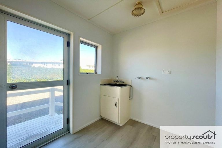 Photo of property in 15b Miro Street, Merrilands, New Plymouth, 4312