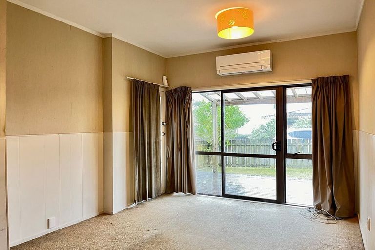 Photo of property in 73 West Coast Road, Glen Eden, Auckland, 0602