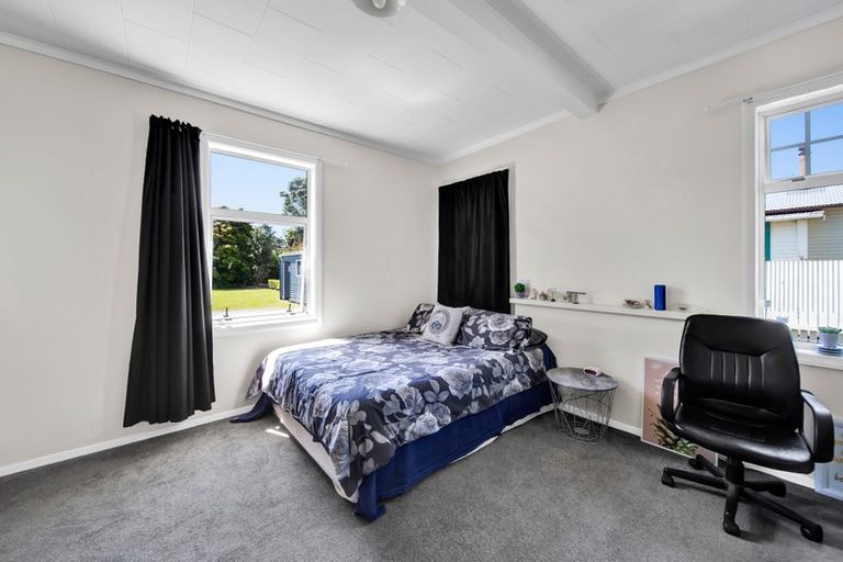 Photo of property in 74 Puriri Street, Hawera, 4610