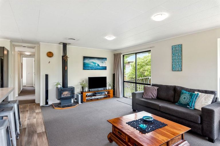 Photo of property in 15 Puketai Place, Pukerua Bay, 5026
